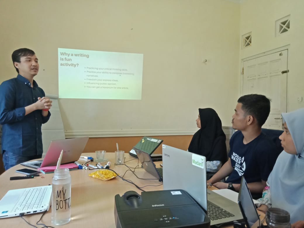 Aktivis JEMARI Sakato Asah Kemampuan Menulis